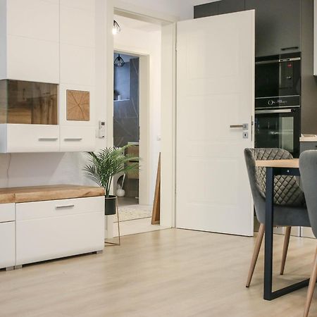 The Next Door Apartaments Bukarest Exteriör bild